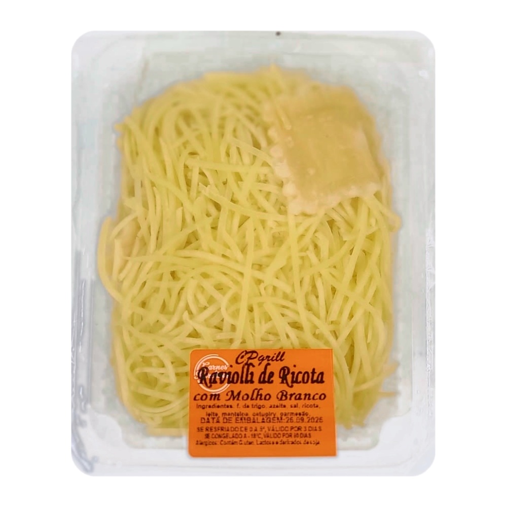 Ravioli de ricota ao molho branco